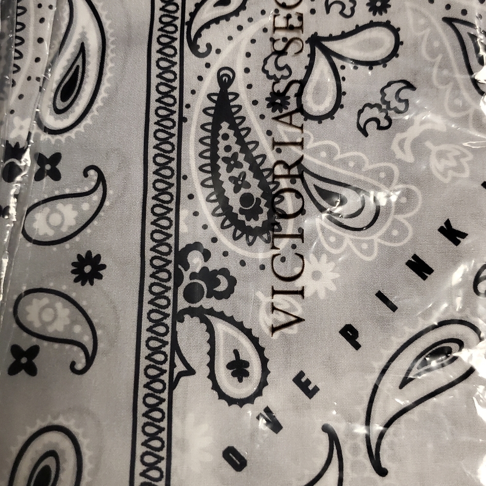 GRAY BANDANA